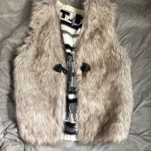 Fur/knit vest